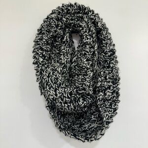 Shopbop black and white chunky knit infinity scarf 40”